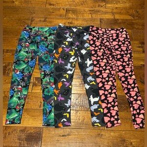 LuLaRoe Leggings set of 3 Christmas, Halloween, Valentine’s Day OS